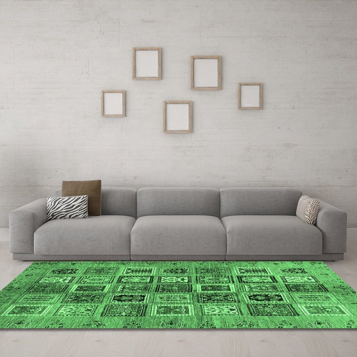 Machine Washable Abstract Emerald Green Modern Area Rugs in a Living Room,, wshabs717emgrn