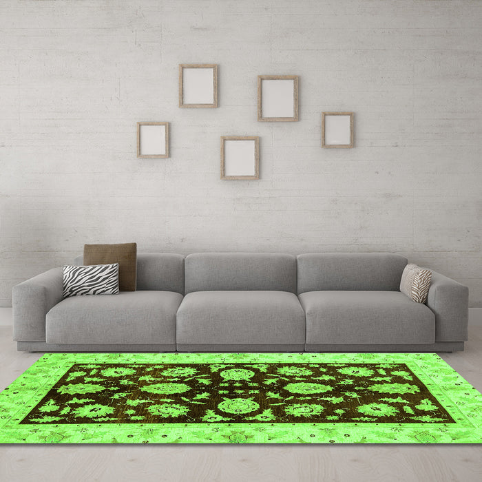 Machine Washable Oriental Green Traditional Area Rugs in a Living Room,, wshabs718grn