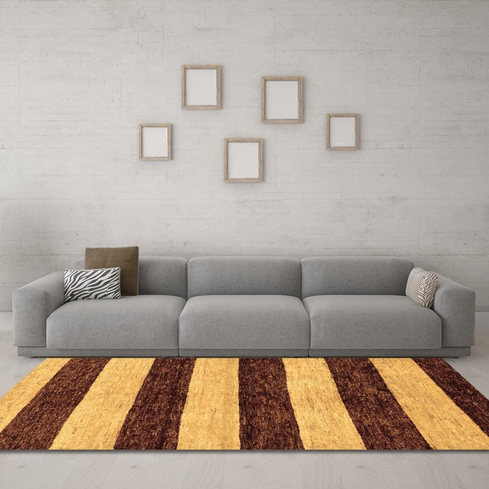 Machine Washable Abstract Brown Modern Rug in a Living Room,, wshabs71brn
