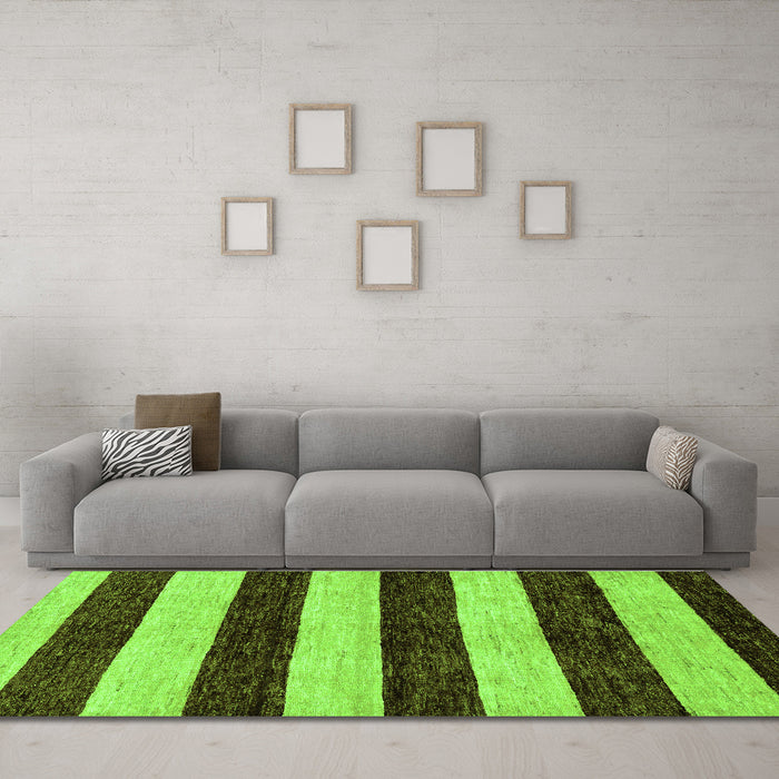 Machine Washable Abstract Green Modern Area Rugs in a Living Room,, wshabs71grn