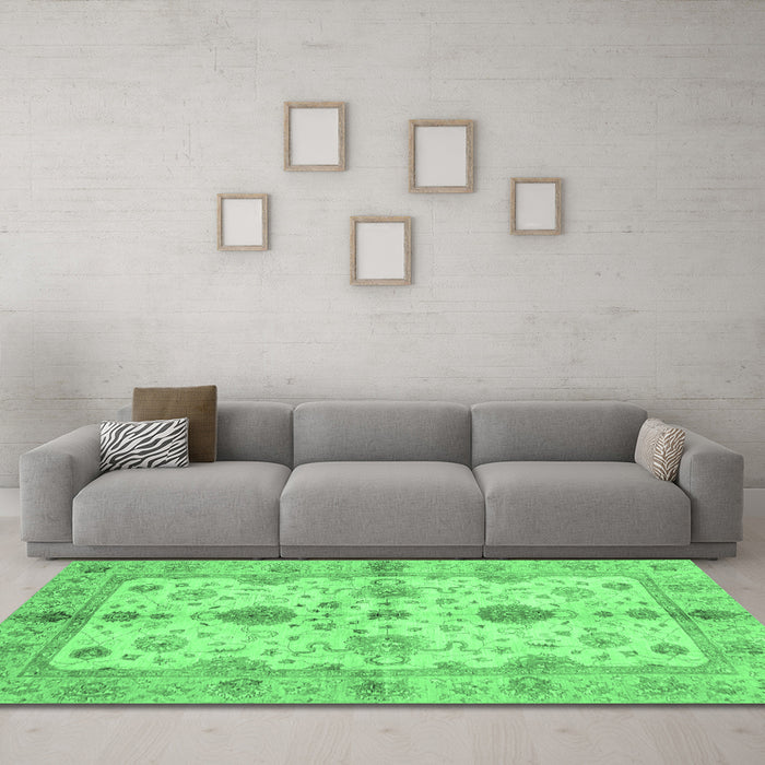 Machine Washable Oriental Emerald Green Traditional Area Rugs in a Living Room,, wshabs720emgrn
