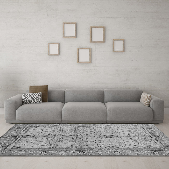 Machine Washable Oriental Gray Traditional Rug in a Living Room,, wshabs722gry