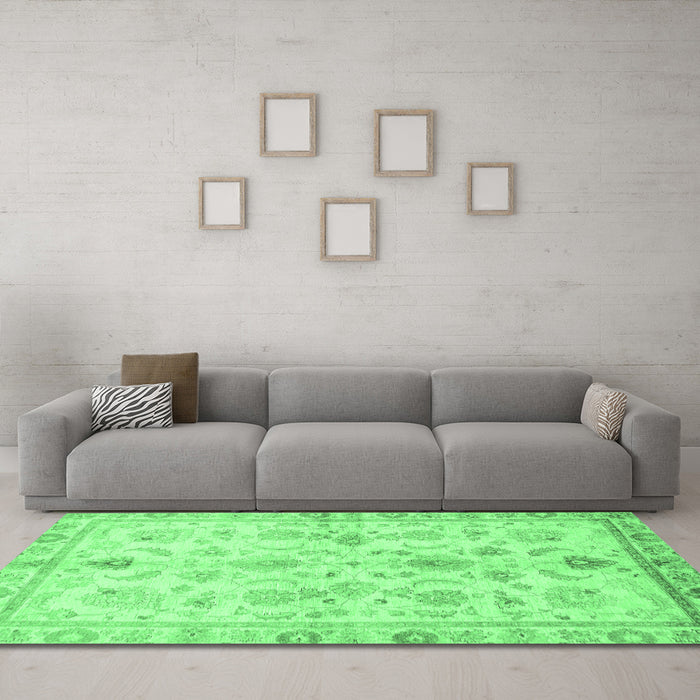 Machine Washable Oriental Emerald Green Traditional Area Rugs in a Living Room,, wshabs723emgrn