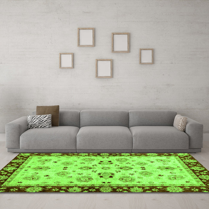 Machine Washable Oriental Green Traditional Area Rugs in a Living Room,, wshabs726grn