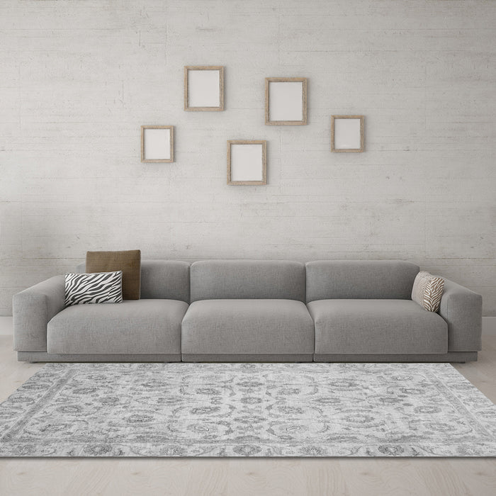 Machine Washable Oriental Gray Traditional Rug in a Living Room,, wshabs727gry