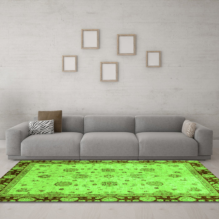 Machine Washable Oriental Green Traditional Area Rugs in a Living Room,, wshabs729grn