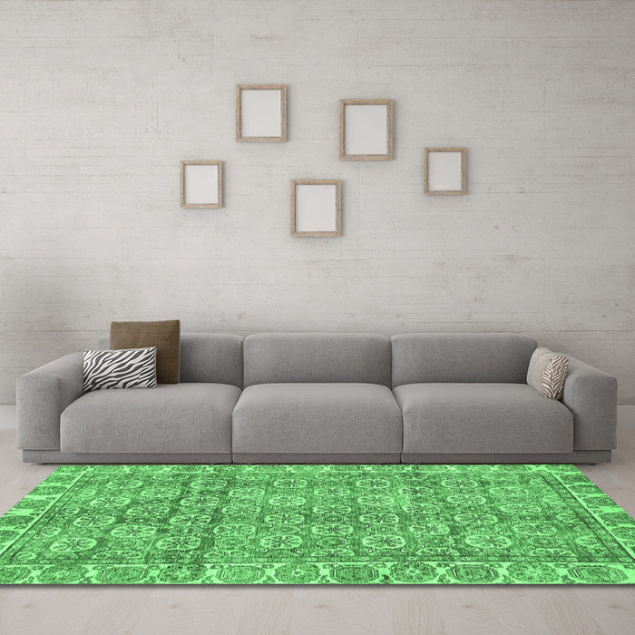 Machine Washable Oriental Emerald Green Traditional Area Rugs in a Living Room,, wshabs734emgrn