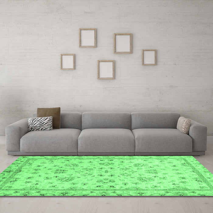 Machine Washable Oriental Emerald Green Traditional Area Rugs in a Living Room,, wshabs735emgrn