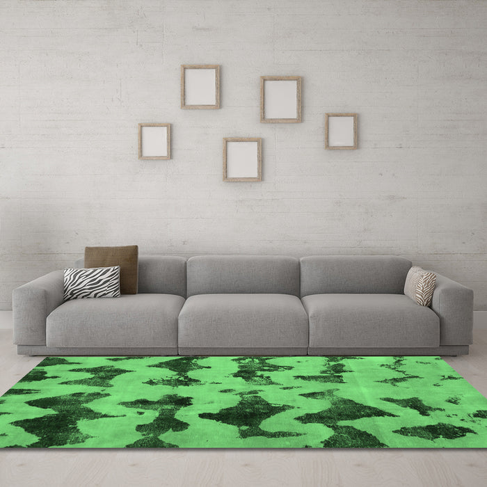Machine Washable Abstract Emerald Green Modern Area Rugs in a Living Room,, wshabs740emgrn