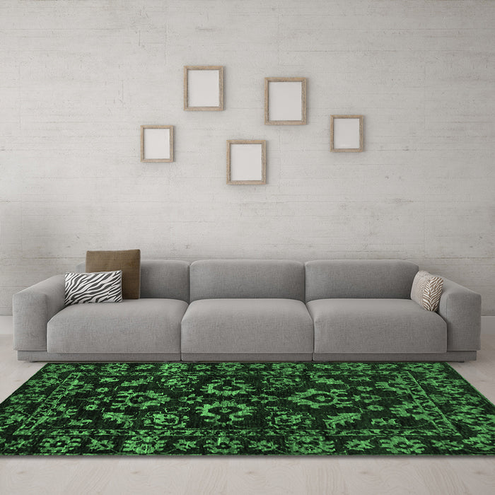Machine Washable Oriental Emerald Green Traditional Area Rugs in a Living Room,, wshabs745emgrn