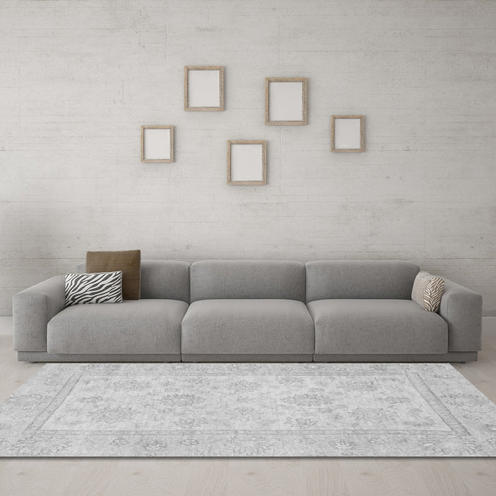 Machine Washable Oriental Gray Traditional Rug in a Living Room,, wshabs747gry