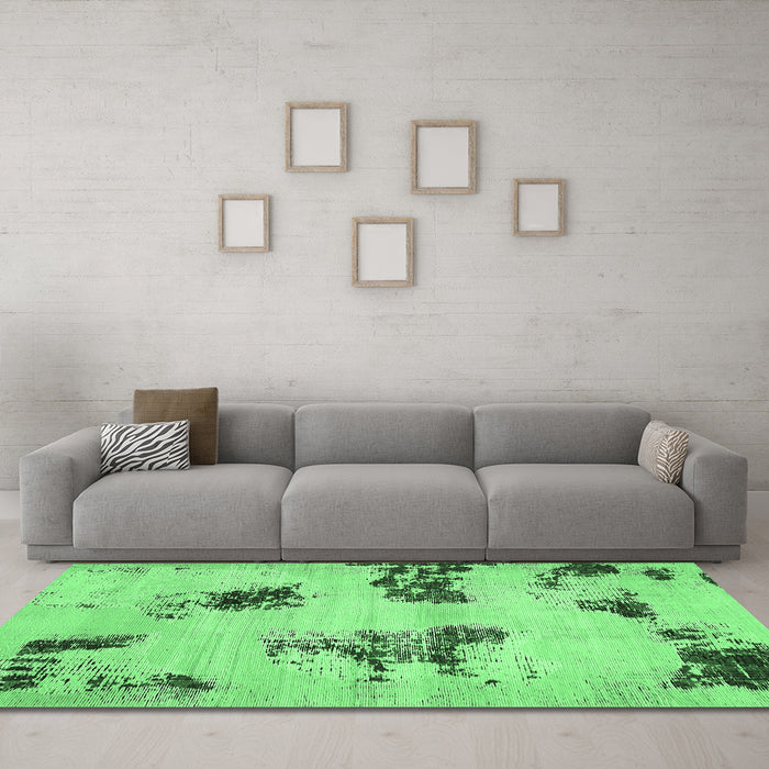 Machine Washable Abstract Emerald Green Modern Area Rugs in a Living Room,, wshabs749emgrn