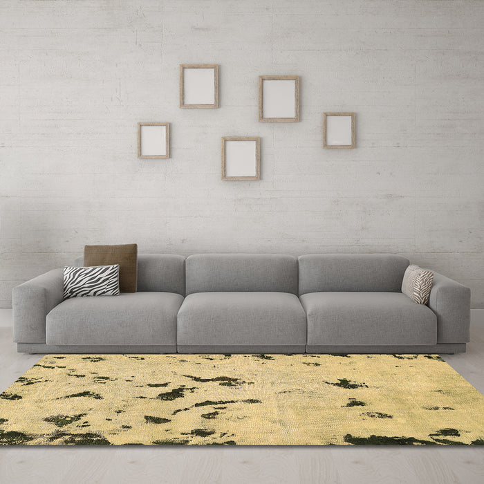 Machine Washable Abstract Brown Modern Rug in a Living Room,, wshabs754brn