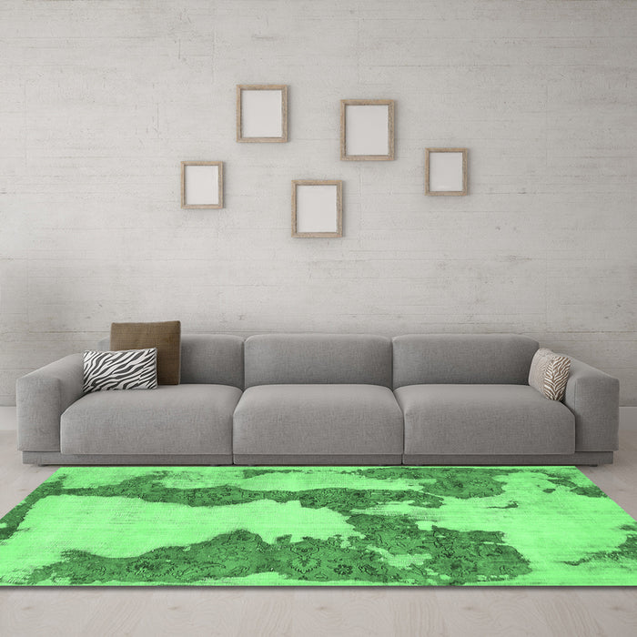 Machine Washable Abstract Emerald Green Modern Area Rugs in a Living Room,, wshabs755emgrn