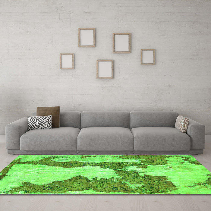 Machine Washable Abstract Green Modern Area Rugs in a Living Room,, wshabs755grn