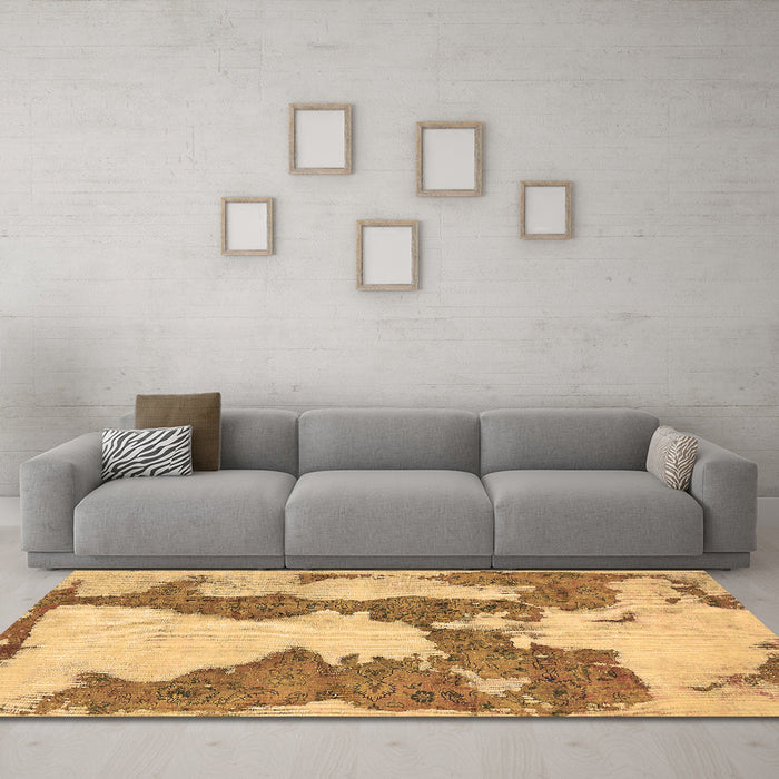 Machine Washable Abstract Brown Modern Rug in a Living Room,, wshabs755brn