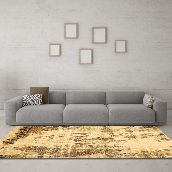Machine Washable Abstract Brown Modern Rug in a Living Room,, wshabs759brn