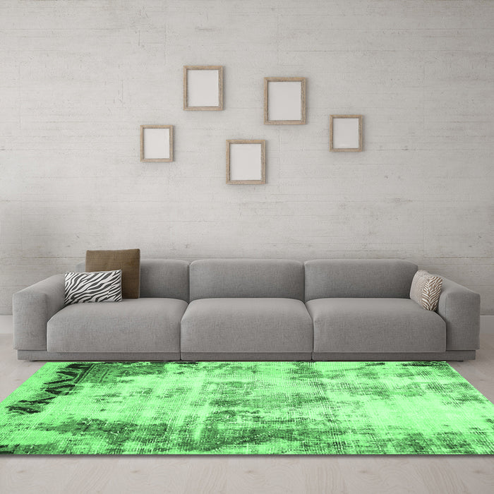 Machine Washable Abstract Emerald Green Modern Area Rugs in a Living Room,, wshabs759emgrn