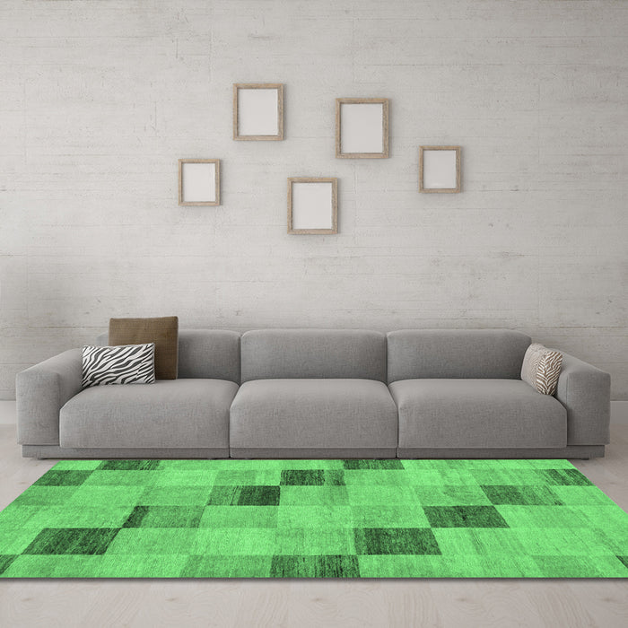 Machine Washable Checkered Emerald Green Modern Area Rugs in a Living Room,, wshabs75emgrn