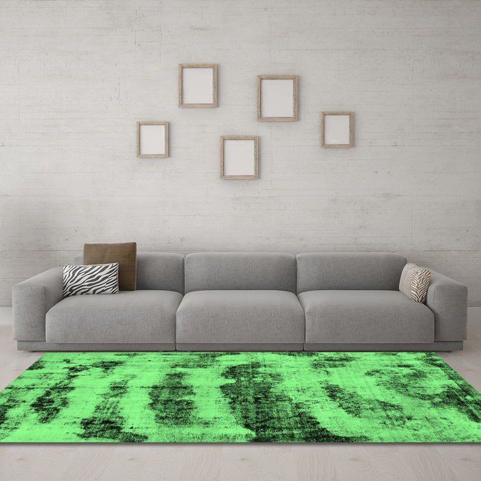 Machine Washable Abstract Emerald Green Modern Area Rugs in a Living Room,, wshabs768emgrn