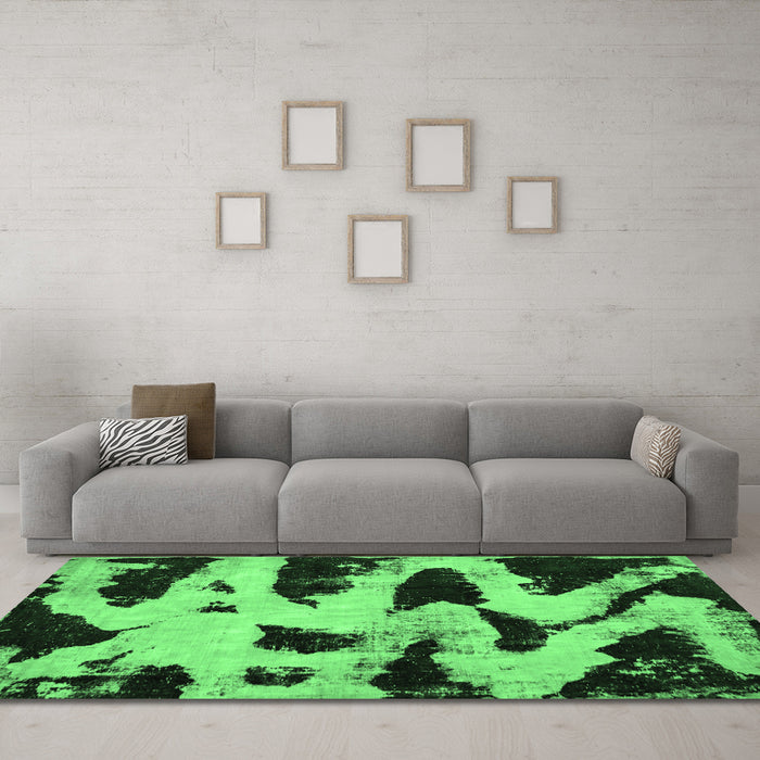 Machine Washable Abstract Emerald Green Modern Area Rugs in a Living Room,, wshabs769emgrn