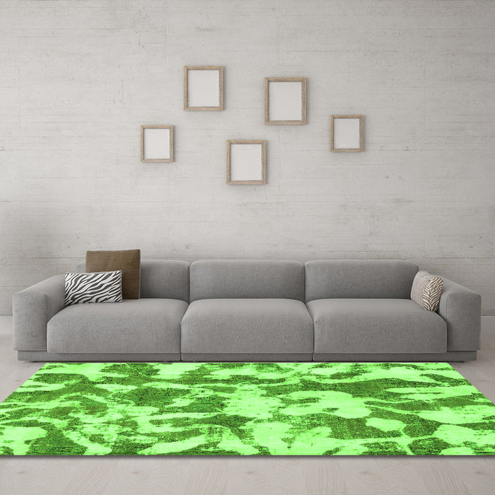 Machine Washable Abstract Green Modern Area Rugs in a Living Room,, wshabs770grn