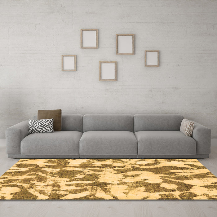 Machine Washable Abstract Brown Modern Rug in a Living Room,, wshabs770brn