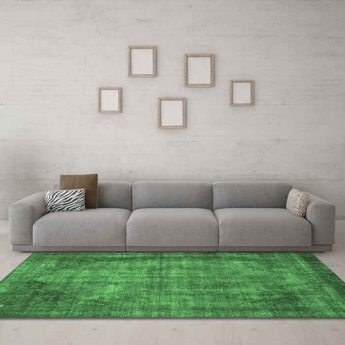 Machine Washable Abstract Emerald Green Modern Area Rugs in a Living Room,, wshabs779emgrn