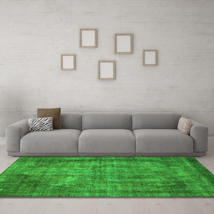 Machine Washable Abstract Green Modern Area Rugs in a Living Room,, wshabs779grn
