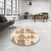 Round Abstract Peach Puff Gold Modern Rug in a Office, abs781