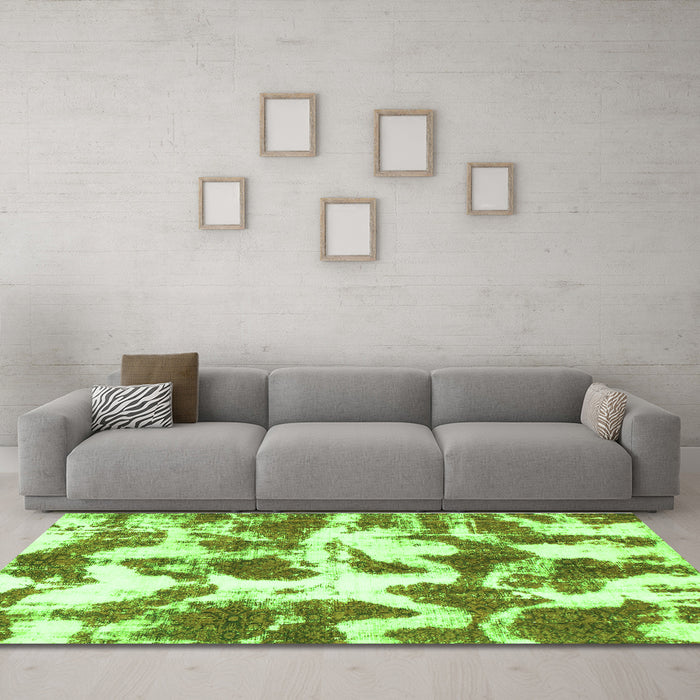 Machine Washable Abstract Green Modern Area Rugs in a Living Room,, wshabs782grn