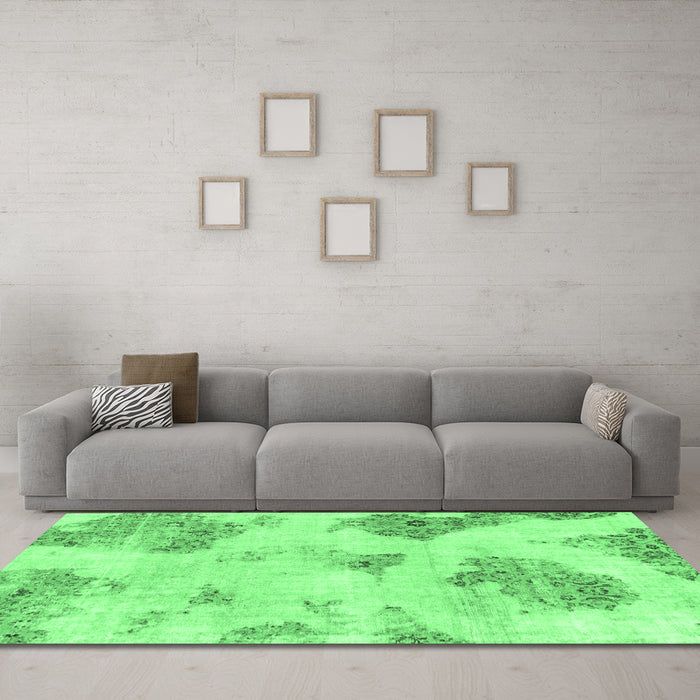 Machine Washable Abstract Emerald Green Modern Area Rugs in a Living Room,, wshabs787emgrn