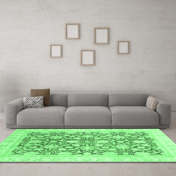 Machine Washable Oriental Emerald Green Traditional Area Rugs in a Living Room,, wshabs791emgrn