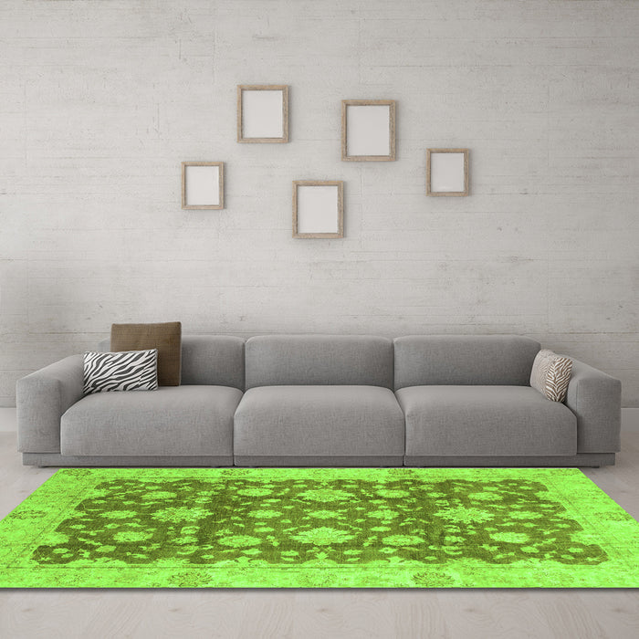Machine Washable Oriental Green Traditional Area Rugs in a Living Room,, wshabs792grn