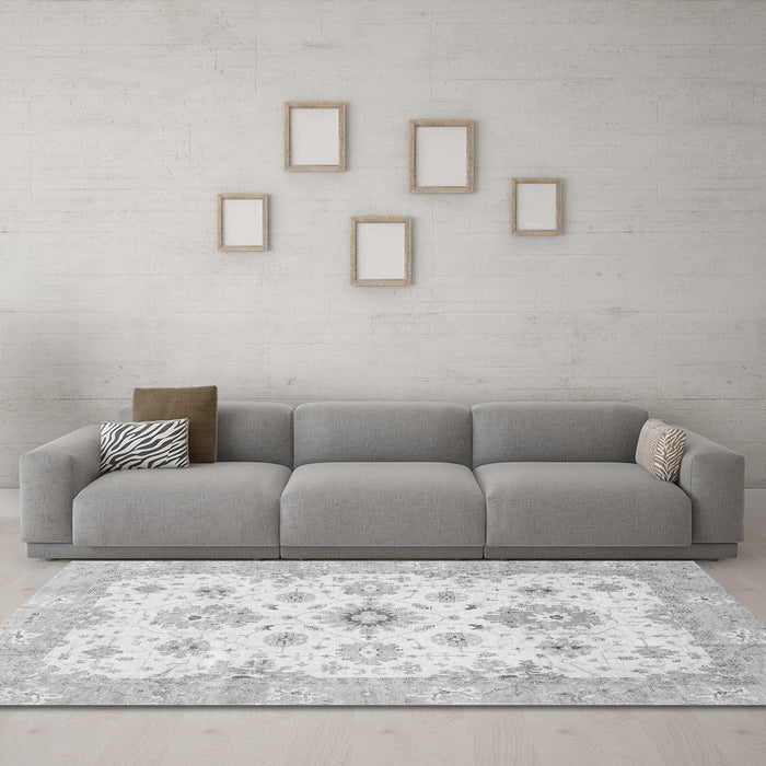 Machine Washable Oriental Gray Traditional Rug in a Living Room,, wshabs794gry