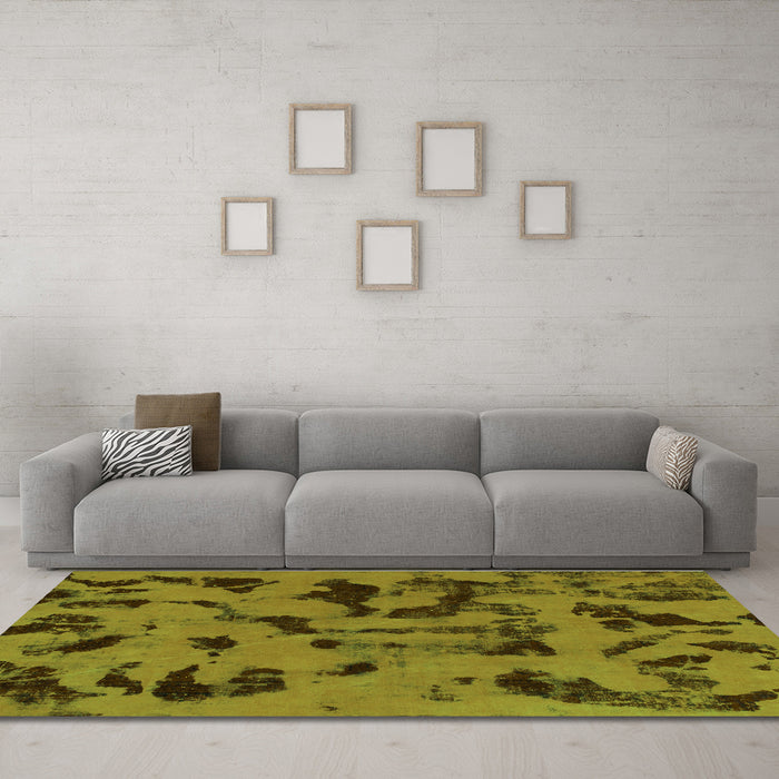 Machine Washable Abstract Green Modern Area Rugs in a Living Room,, wshabs795grn