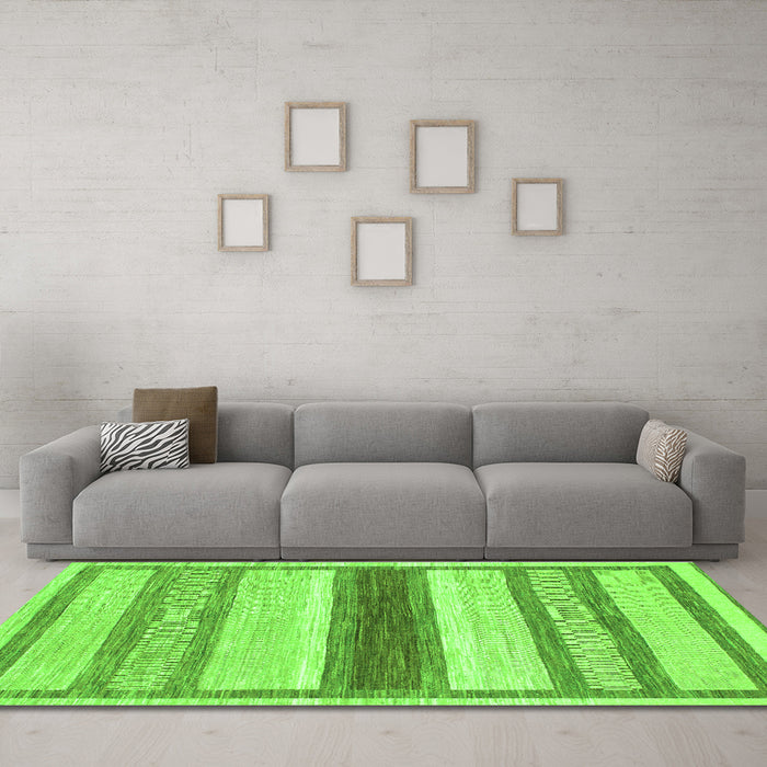 Machine Washable Abstract Green Modern Area Rugs in a Living Room,, wshabs799grn