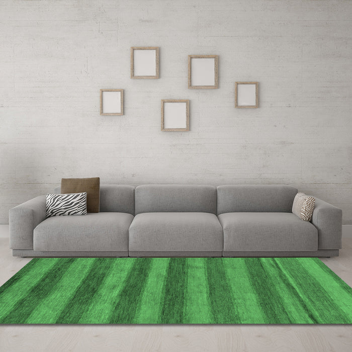 Machine Washable Abstract Emerald Green Modern Area Rugs in a Living Room,, wshabs7emgrn