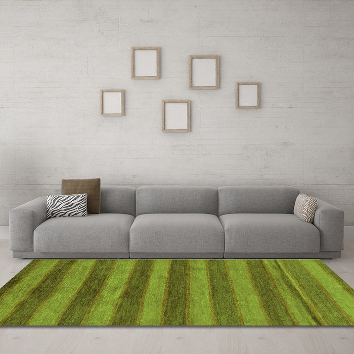 Machine Washable Abstract Green Modern Area Rugs in a Living Room,, wshabs7grn