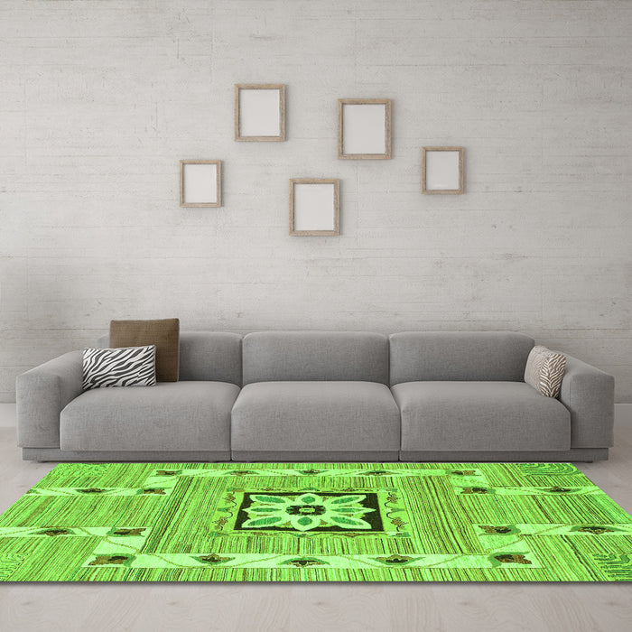 Machine Washable Abstract Green Modern Area Rugs in a Living Room,, wshabs803grn