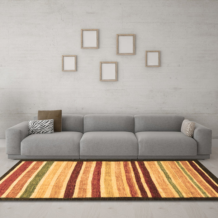 Machine Washable Abstract Brown Modern Rug in a Living Room,, wshabs806brn