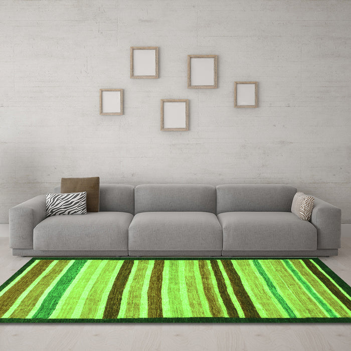 Machine Washable Abstract Green Modern Area Rugs in a Living Room,, wshabs806grn
