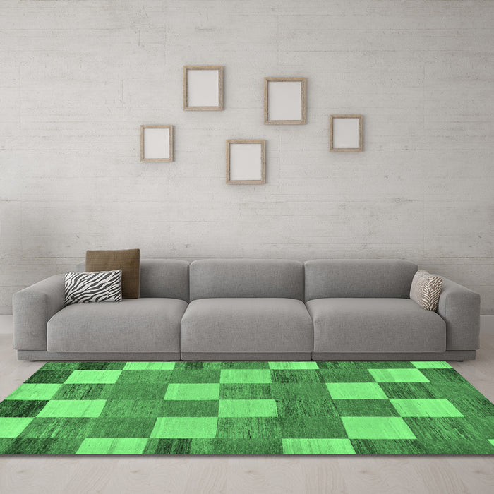 Machine Washable Checkered Emerald Green Modern Area Rugs in a Living Room,, wshabs80emgrn