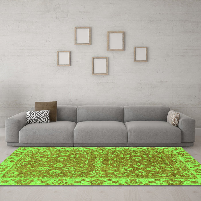 Machine Washable Abstract Green Modern Area Rugs in a Living Room,, wshabs813grn
