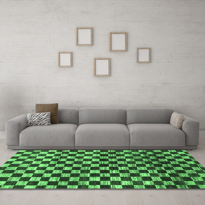 Machine Washable Checkered Emerald Green Modern Area Rugs in a Living Room,, wshabs817emgrn