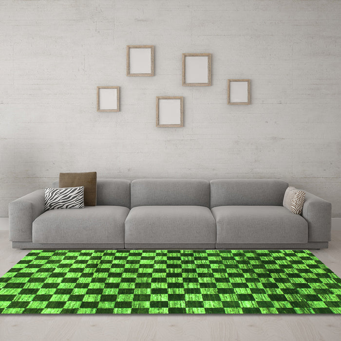 Machine Washable Checkered Green Modern Area Rugs in a Living Room,, wshabs817grn