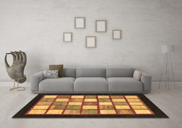 Machine Washable Checkered Brown Modern Rug in a Living Room,, wshabs819brn