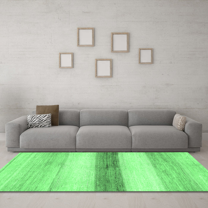 Machine Washable Solid Emerald Green Modern Area Rugs in a Living Room,, wshabs820emgrn