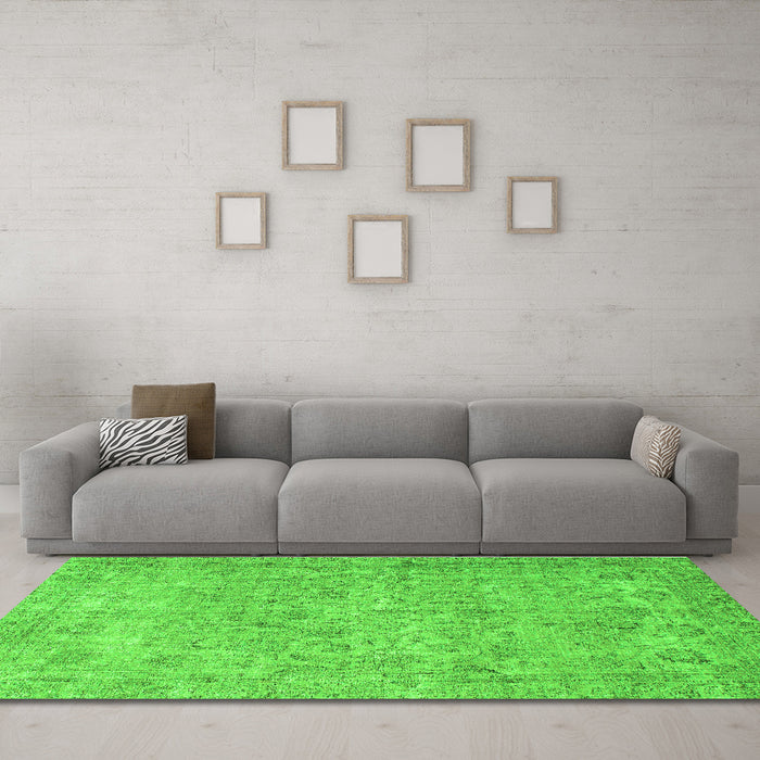 Machine Washable Abstract Green Modern Area Rugs in a Living Room,, wshabs826grn