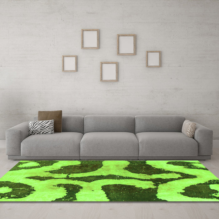 Machine Washable Abstract Green Modern Area Rugs in a Living Room,, wshabs839grn